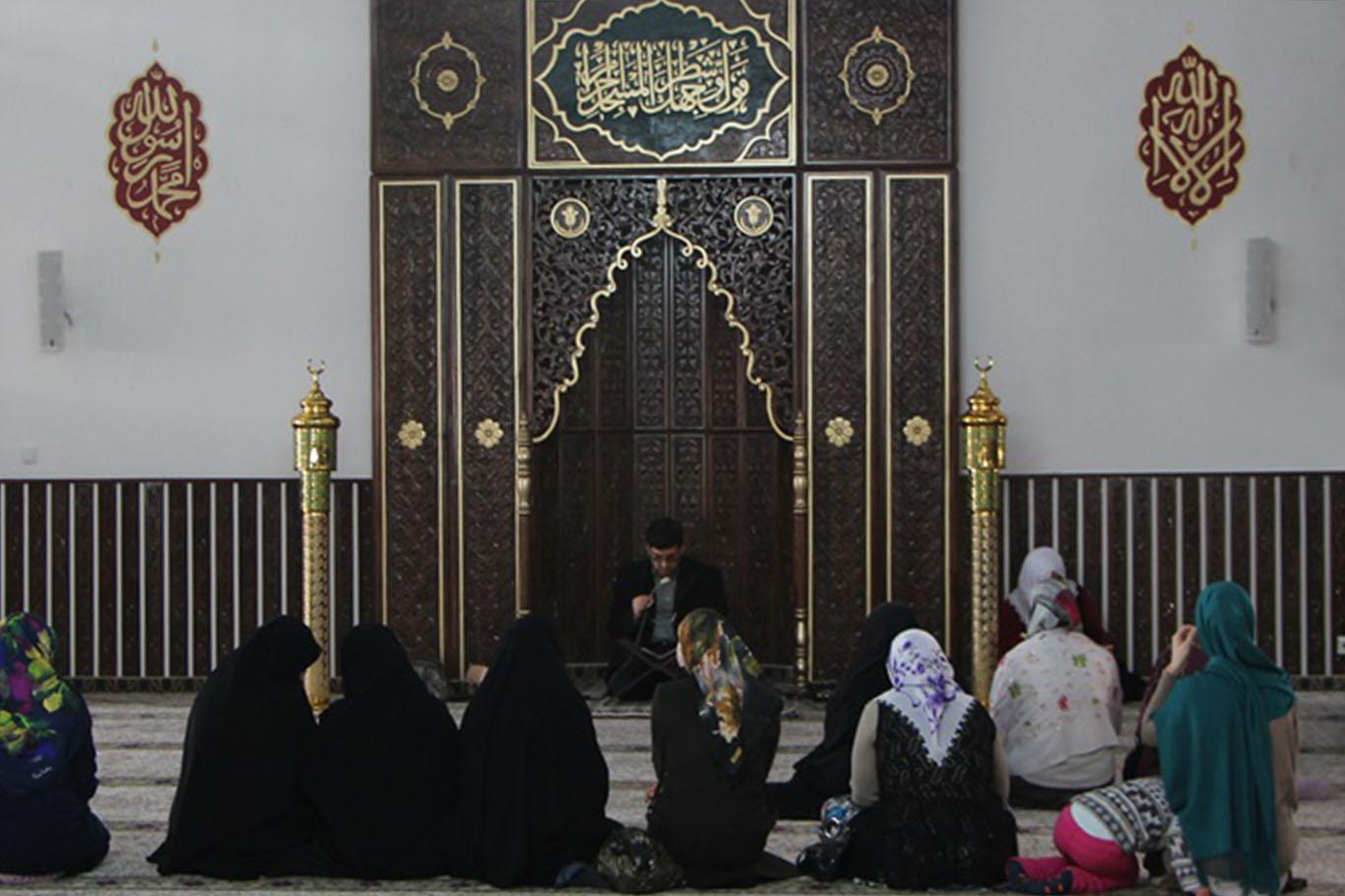 "Kadınlara itibarını İslam dini vermiştir"